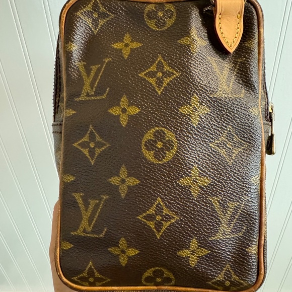 Louis Vuitton Amazon Vintage Monogram Crossbody Bag. P0016 - Picture 5 of 15